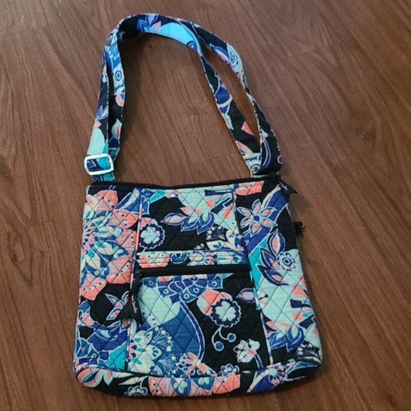 Vera Bradley Handbags - Vera Bradley Purse